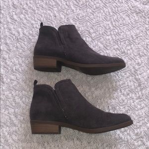Universal Thread Dark Gray Booties